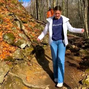 Meet your Posher, Abby